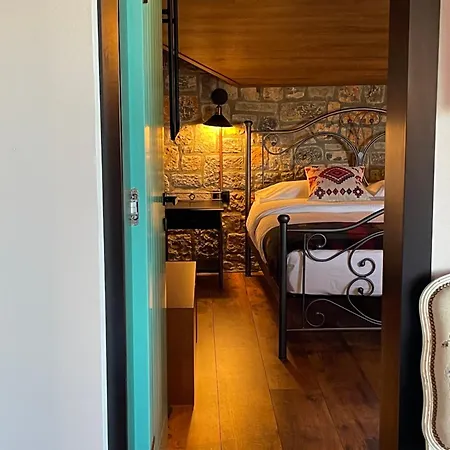 Helga's Guest house *