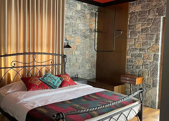 Helga's Guest house 4*